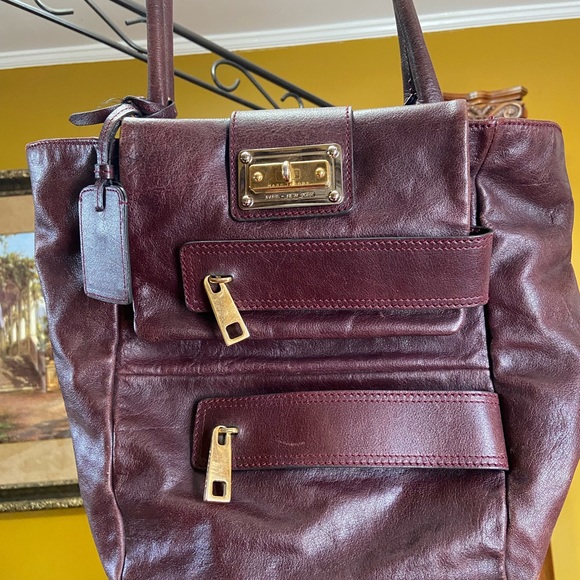 Marc Jacobs Brown Hobo Bag with Gold Tone Hardware - Picture 3 of 9